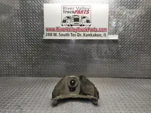 Used Engine Mount (Stock #P-1013931)) Part Image