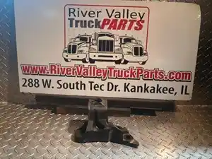 Used Engine Mount (Stock #P-1014097)) Part Image