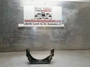 Used Engine Mount (Stock #P-1015100)) Part Image