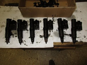 Used 1995 Detroit Series 60 12.7 DDEC III Injector (Stock #21403484)) Part Image