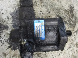 Used 2000 Detroit Series 60 12.7L DDEC IV Steering Pump (Stock #21403651)) Part Image