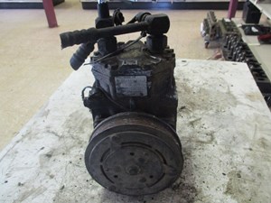 International 9200/9400I A/C Compressor Heavy Truck Parts | TPI