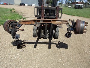 Used 2005 Kenworth T2000 Front Axle, Complete (Stock #21403333)) Part Image