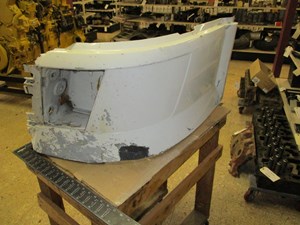 Used 2007 Volvo VNL Bumper (Stock #21403517)) Part Image