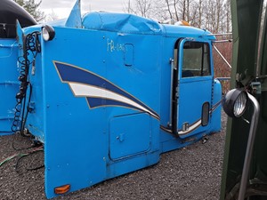 Used 1995 Freightliner FLD-120 Cab Image
