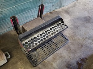 Used 1995 GMC TOPKICK Battery Box (Stock #GM-0646-21)) Part Image