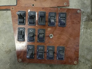 Used 1997 International Dash Control Module (Stock #In-1997-2)) Part Image