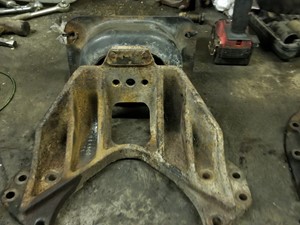 Used 1999 International 9900I Engine Mount (Stock #N14-2020-30)) Part Image