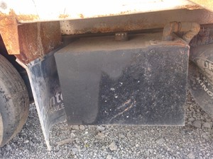 Used 1999 Volvo WG Hydraulic Tank (Stock #VV-0459-7)) Part Image