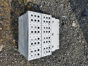 Used 2000 Freightliner FLD120 Battery Box Cover (Stock #FR-0471-22)) Part Image