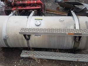 Used 2001 Mack CH613 Fuel Tank (Stock #MK-0401-24)) Part Image
