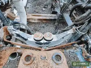 Used 2001 Peterbilt 378 Engine Mount Image