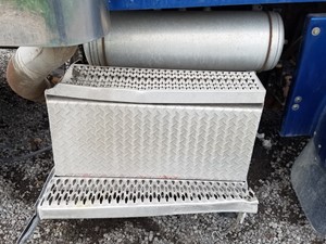 Used 2001 Peterbilt 378 Tool Box (Stock #PT-0644-11)) Part Image