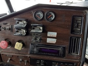 Used 2002 Freightliner FLD120 Dash Control Module (Stock #FR-0679-22)) Part Image
