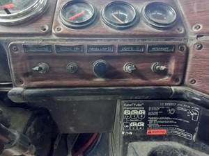 Used 2002 Freightliner FLD120 Dash Control Module (Stock #FR-0679-21)) Part Image