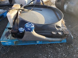 Used 2002 Freightliner FLD120 Radiator (Stock #FR-0679-15)) Part Image
