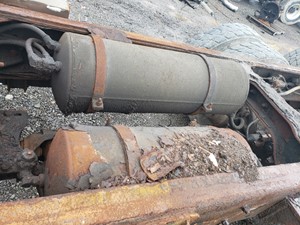 Used 2003 Mack MR688S Air Tank (Stock #MK-0613-6)) Part Image
