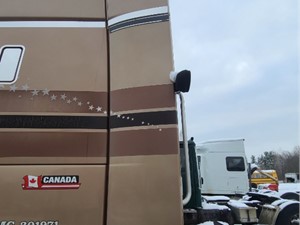 Used 2003 Volvo VNL Sleeper Fairing (Stock #VV-0673-10)) Part Image
