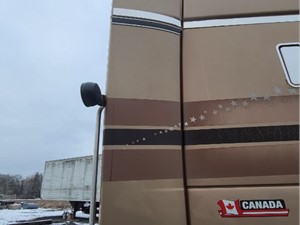 Used 2003 Volvo VNL Sleeper Fairing (Stock #VV-0673-12)) Part Image