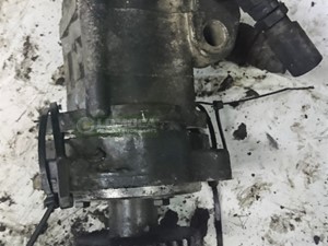 Used 2004 Caterpillar C15 Steering Pump (Stock #KW-0476-37)) Part Image