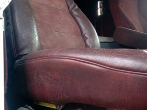 Used 2004 Freightliner Classic 120 Seat (Stock #FR-0419-18)) Part Image