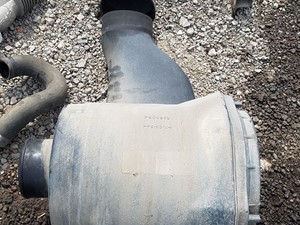 Used 2004 GMC T7500 Air Cleaner (Stock #GM-0527-38)) Part Image