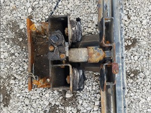 Used 2004 Kenworth T800 Cab Mount (Stock #KW-0476-13)) Part Image