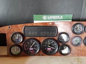 Used 2004 Peterbilt 387 Instrument Cluster (Stock #PT-0468-32)) Part Image