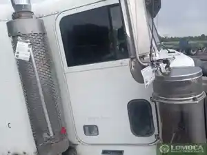 Used 2005 Freightliner Classic 120 Door (Stock #FR-0650-26)) Part Image