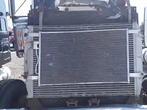 Used 2005 Freightliner Classic 120 Radiator (Stock #FR-0650-18)) Part Image