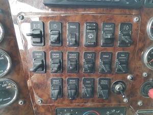 Used 2005 International 9900I Dash Control Module (Stock #IN-0499-7)) Part Image