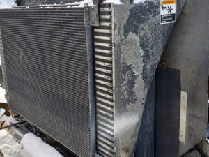Used 2005 Kenworth T2000 Radiator (Stock #KW-0689-8)) Part Image