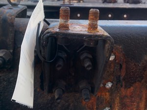 Used 2005 Volvo VNL Cab Mount (Stock #VV-0444-24)) Part Image