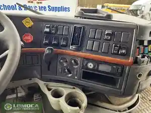 Used 2005 Volvo VNL Dash Control Module (Stock #VV-0740-18)) Part Image