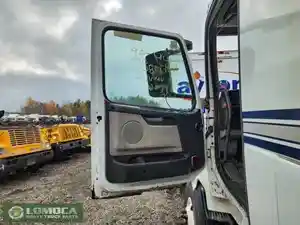 Used 2005 Volvo VNL Door (Stock #VV-0740-17)) Part Image