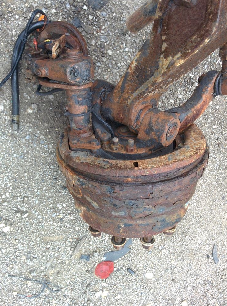 Used 2006 Freightliner COLUMBIA 112 Front Axle, Complete for sale