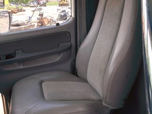 Used 2006 Freightliner Columbia 112 Seat (Stock #FR-0434-41)) Part Image
