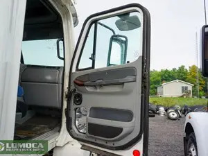 Used 2006 Freightliner ST120 Door (Stock #FR-0736-21)) Part Image