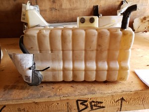 Used 2006 GMC C7500 Radiator Overflow Bottle (Stock #GM-0438-11)) Part Image