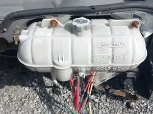 Used 2007 Freightliner Columbia 120 Coolant Reservoir (Stock #FR-0601-22)) Part Image