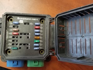 Used 2007 Freightliner Columbia 120 Fuse Box (Stock #FR-0601-18)) Part Image