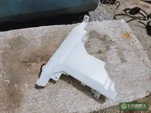 Used 2008 GMC W5500 Windshield Washer Reservoir (Stock #GM-0580-28)) Part Image
