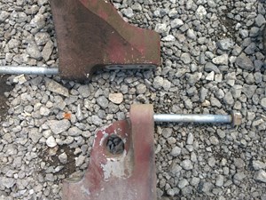 Used 2008 Mack CXU613 Engine Mount (Stock #MK-0423-30)) Part Image