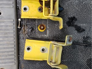 Used 2010 International 4400 Door Hinge (Stock #IN-0465-34)) Part Image