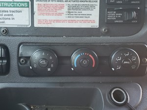 Used 2011 Freightliner Cascadia 125 Dash Control Module (Stock #FR-0553-32)) Part Image