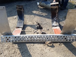 Used 2011 Kenworth T800 Fuel Tank Step (Stock #KW-0504-35)) Part Image