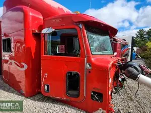 Used 2011 Peterbilt 386 Cab (Stock #PT-0405-10)) Part Image