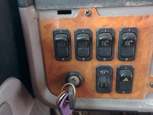 Used 2011 Peterbilt 386 Dash Control Module Image