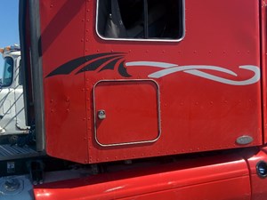 Used 2011 Peterbilt 386 Sleeper Fairing (Stock #PT-0405-26)) Part Image