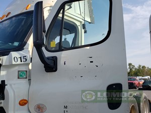 Used 2012 Freightliner Cascadia 125 Door (Stock #FR-0602-17)) Part Image
